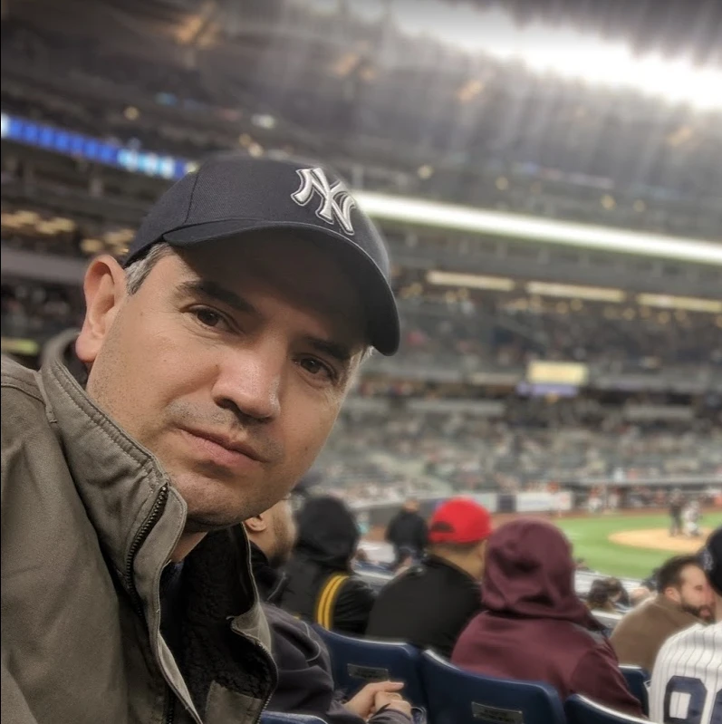 Denis Umaña, Gerente.